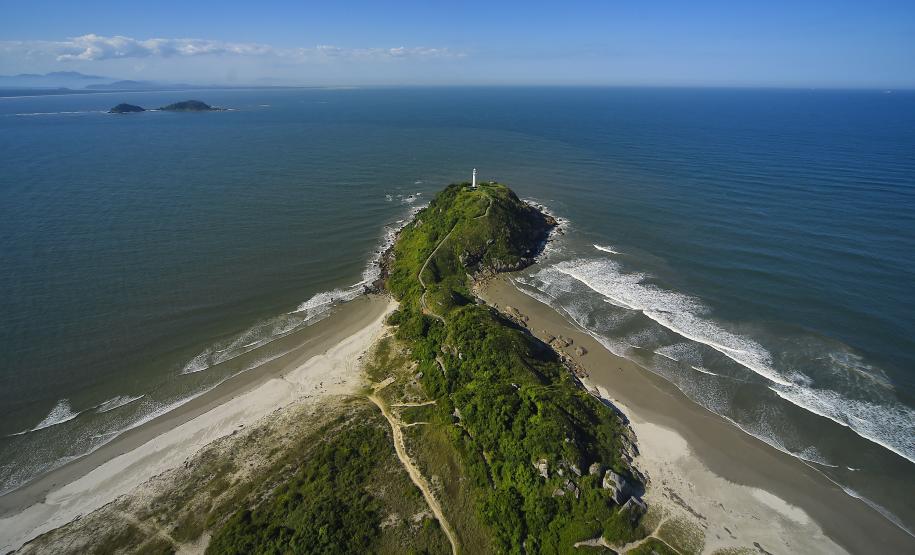 Ilha do Mel, Baitaca, Vale do Codó e Campinhos: visitas aos parques estaduais administrados pelo IAT cresceram quase 10% em 2024.