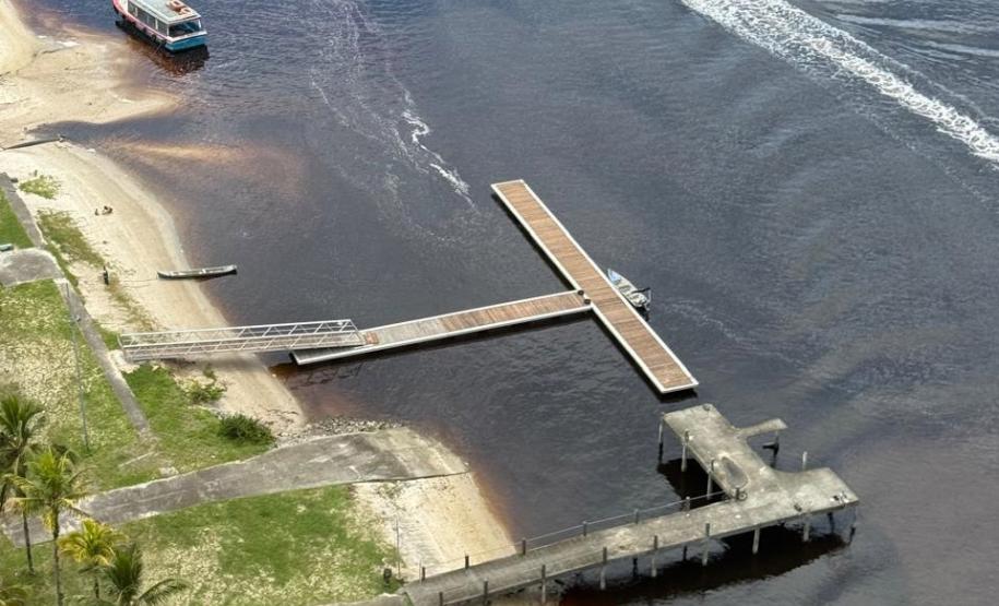 Governo do Estado começou a instalar oito flutuantes no Litoral do Paraná.