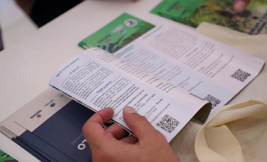 Estado distribui no Paraná Mais Cidades cartilhas de como tonar um município sustentável