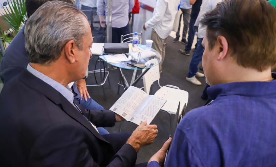 Estado distribui no Paraná Mais Cidades cartilhas de como tonar um município sustentável