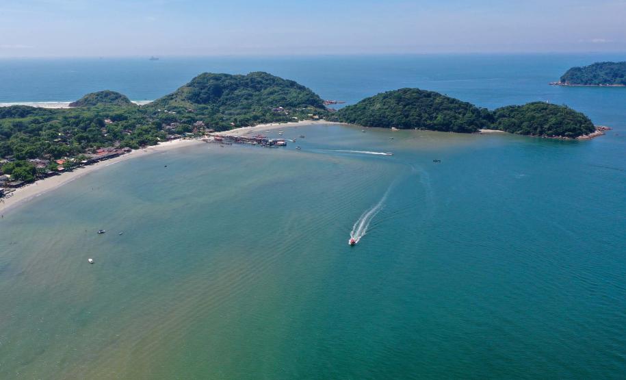 O governador Carlos Massa Ratinho Junior sancionou a lei que estabelece o novo marco regulatório da Ilha do Mel, um dos principais destinos turísticos do Paraná.