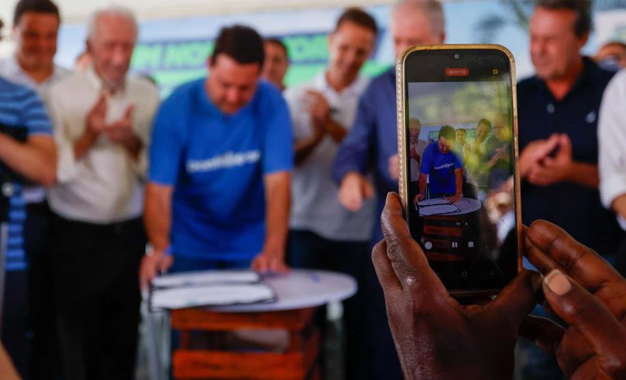Estado entrega licenças para início das obras de tratamento de esgoto na Ilha do Mel