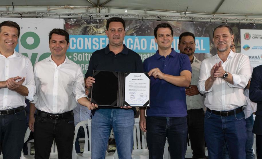 Curitiba, 20 de março de 2025 - O governador Carlos Massa Ratinho Junior participa da soltura de peixes no Parque Passauna, dentro do programa Rio Vivo.