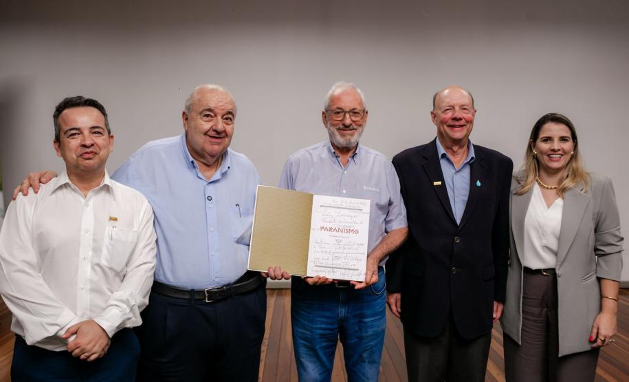 Acordo do Estado e Instituto de Nebraska levará irrigação sustentável ao Noroeste do Paraná