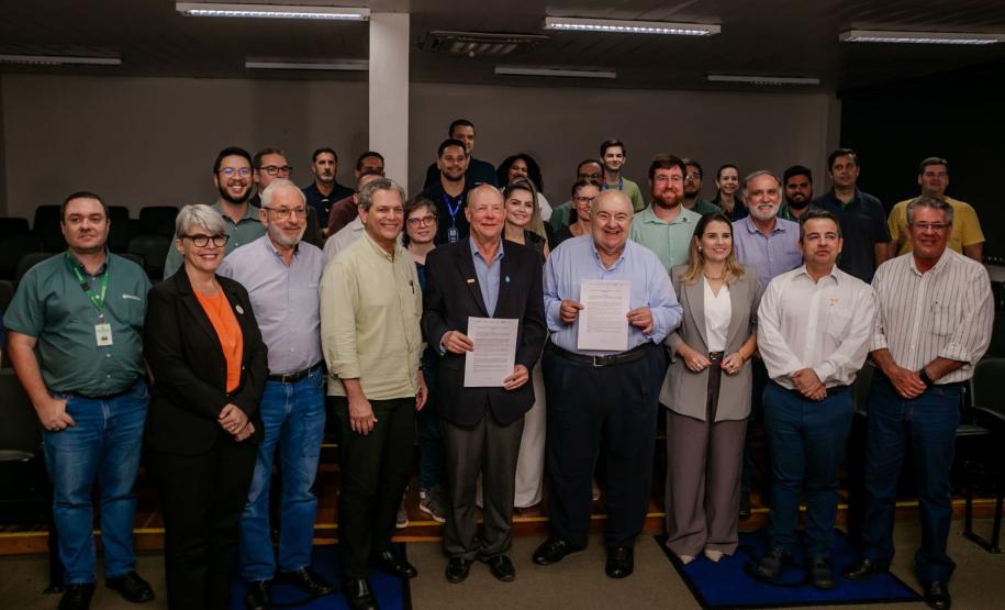 Acordo do Estado e Instituto de Nebraska levará irrigação sustentável ao Noroeste do Paraná