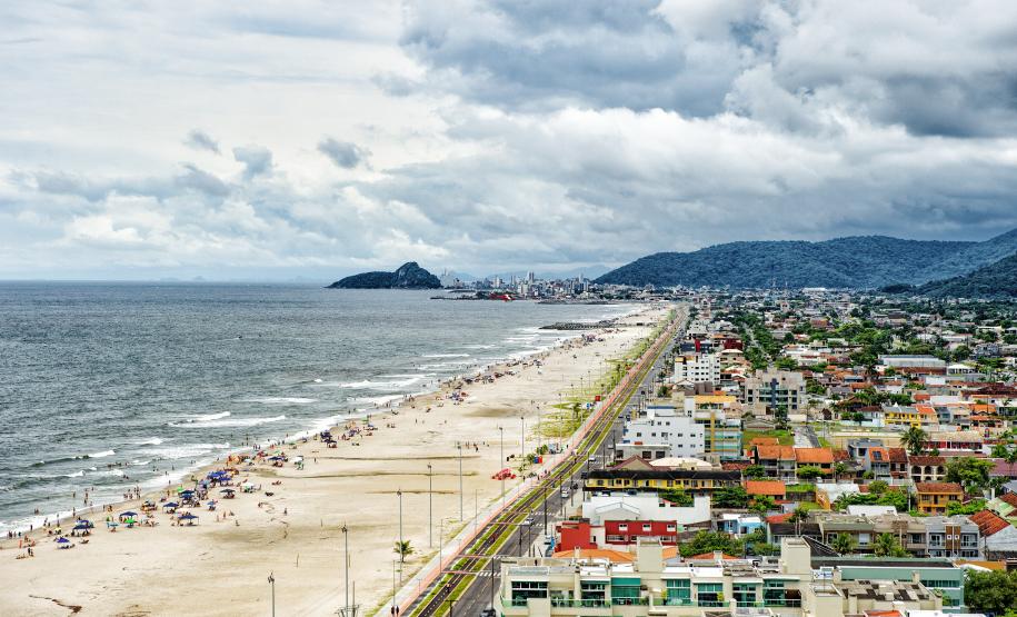 Temporada 2024/2025 do Verão Maior Paraná movimentou quase R$ 700 milhões em licenciamentos ambientais de novos empreendimentos no Litoral.