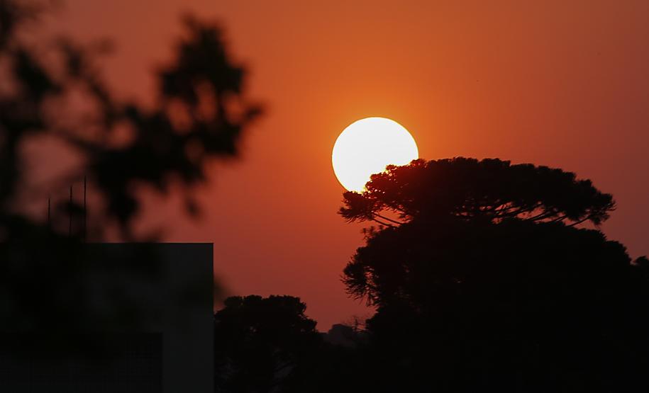 Feriado será de mudanças no tempo em todo o Paraná, prevê Simepar