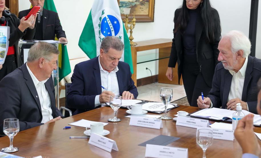 Novo marco regulatório da Ilha do Mel avança com instituição de comitê gestor