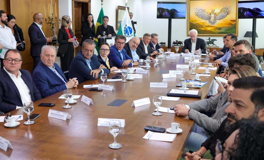 Novo marco regulatório da Ilha do Mel avança com instituição de comitê gestor