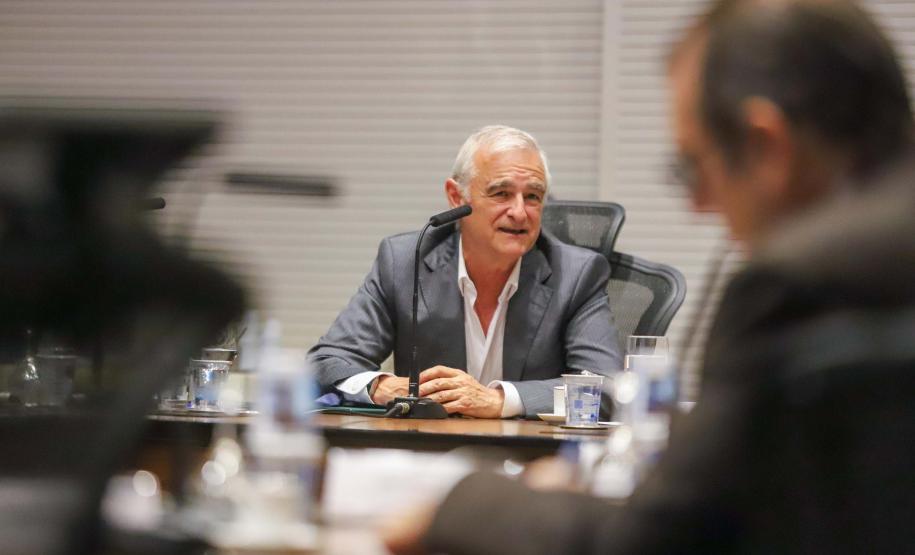 Paraná apresenta potenciais agroindustriais à gigante da irrigação da Arábia Saudita