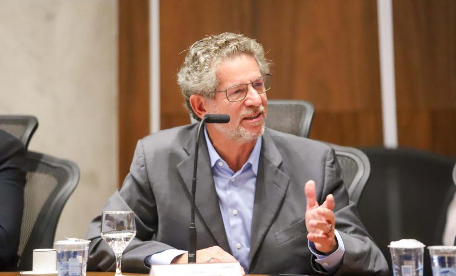 Paraná apresenta potenciais agroindustriais à gigante da irrigação da Arábia Saudita