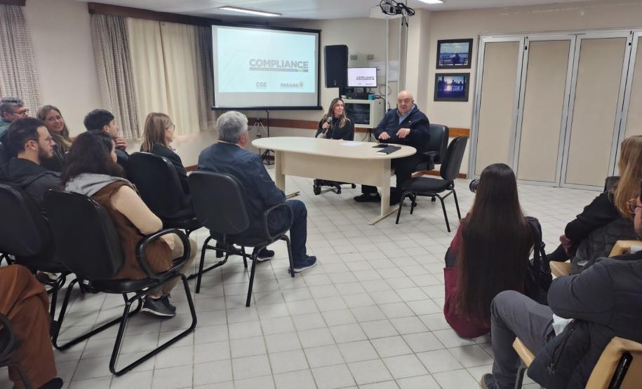 Servidores da Sedest participam de palestra sobre Programa de Integridade e Compliance do Paraná