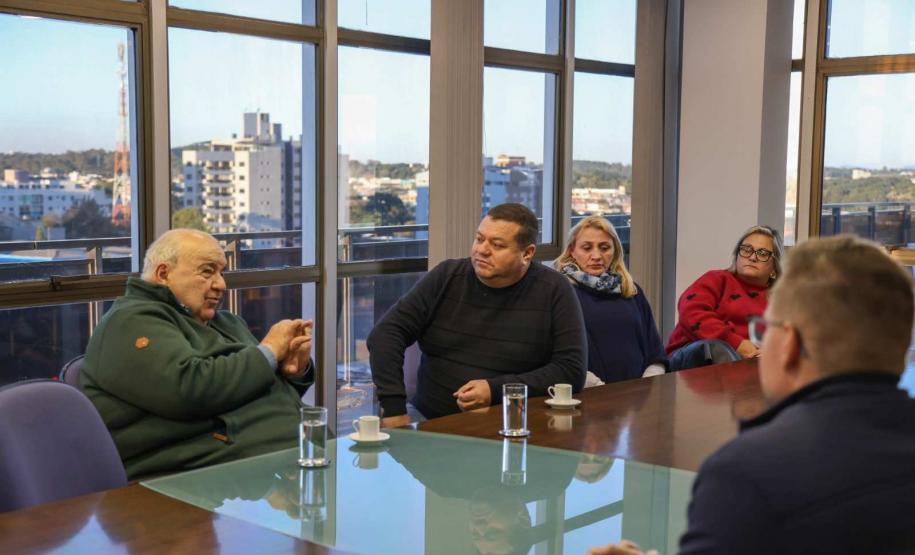 Greca visita Araucária para alinhar aplicação de recursos de indenização ambiental