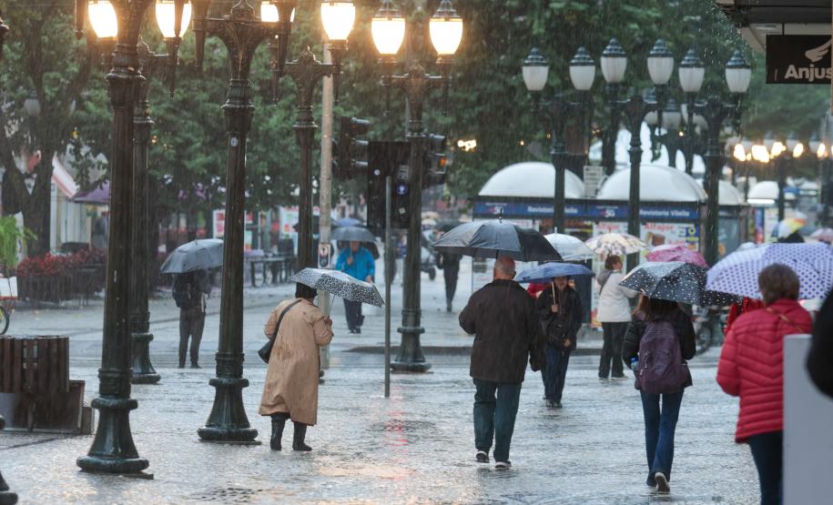 Frio se junta à chuva nesta semana no Paraná, prevê Simepar