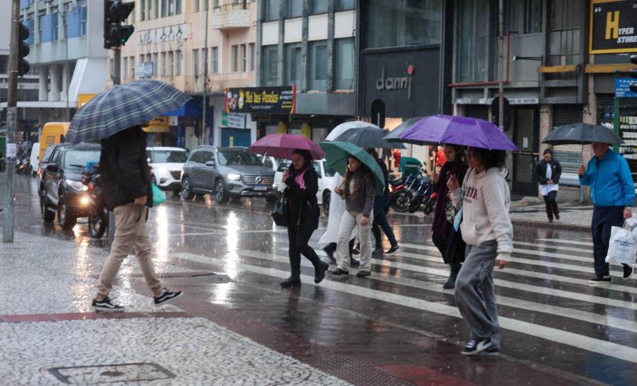 Frio se junta à chuva nesta semana no Paraná, prevê Simepar