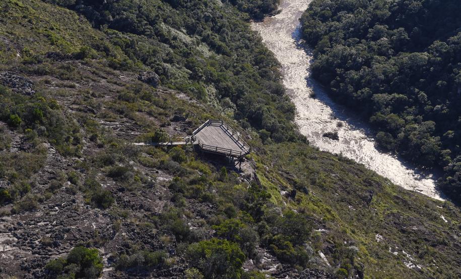 Parques Paraná: trilhas, grutas, montanhas, cachoeiras e muito verde para quem quer curtir o feriado perto da natureza.