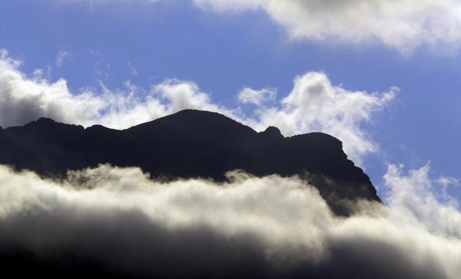 Parques Paraná: trilhas, grutas, montanhas, cachoeiras e muito verde para quem quer curtir o feriado perto da natureza.