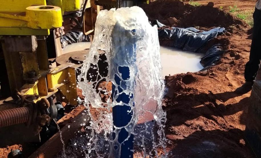 Construção de poços artesianos e implantação de projetos de irrigação são algumas das ações estabelecidas pelo Governo do Paraná para combater a estiagem.