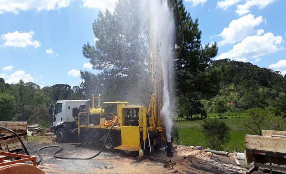 Construção de poços artesianos e implantação de projetos de irrigação são algumas das ações estabelecidas pelo Governo do Paraná para combater a estiagem.