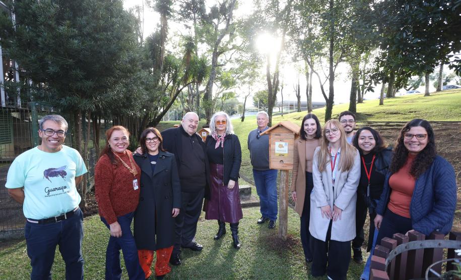 Sede do Ministério Público estadual ganha jardins de mel do Poliniza Paraná