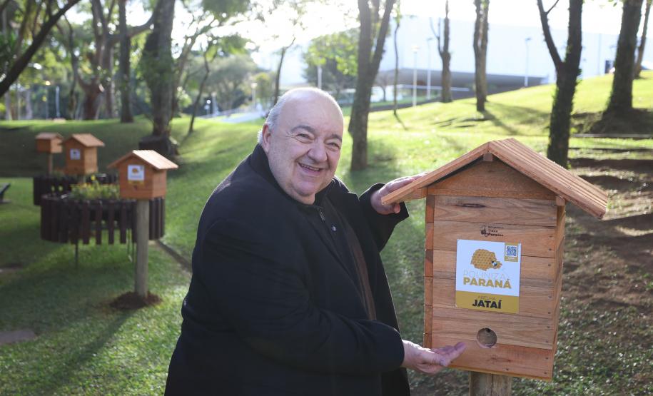 Sede do Ministério Público estadual ganha jardins de mel do Poliniza Paraná