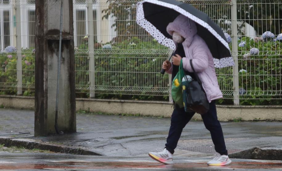 Primeira semana de junho tem chuva moderada em todo o Paraná