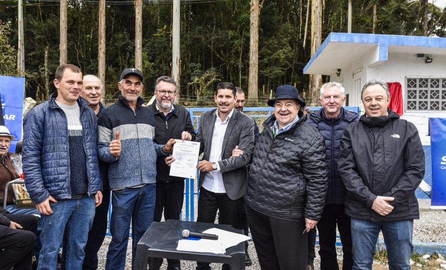 112 famílias rurais de Agudos do Sul ganham sistema de água tratada