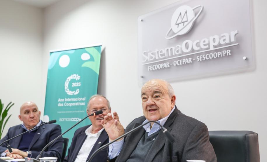 Governo do Paraná apresenta investimentos em monitoramento climático ao Sistema Ocepar