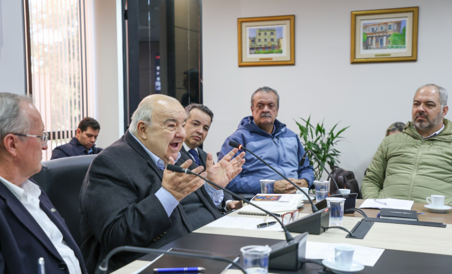 Governo do Paraná apresenta investimentos em monitoramento climático ao Sistema Ocepar