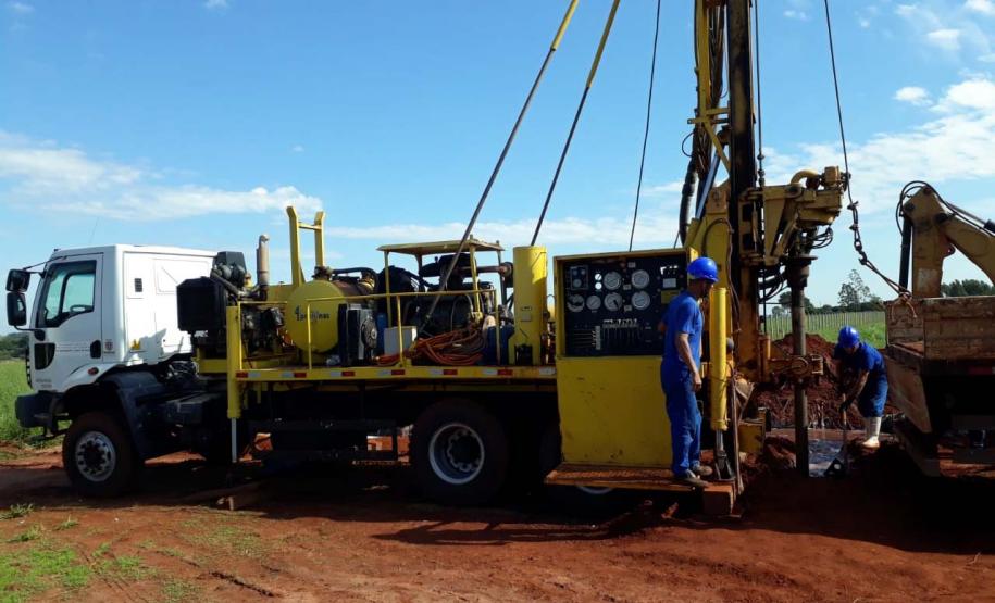 Poços artesianos: Estado leva água potável a 1,2 mil famílias do campo no 1º semestre