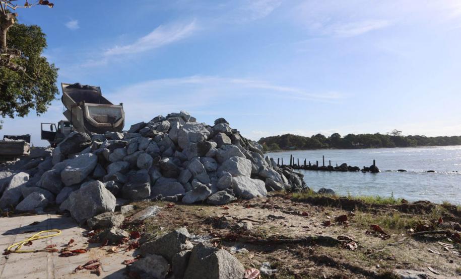 Estado investe na restruturação de molhe para conter erosão em Pontal do Paraná