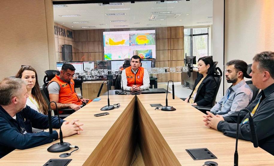 Alertas mais ágeis e precisos: meteorologista do Simepar passa a compor equipe da Defesa Civil