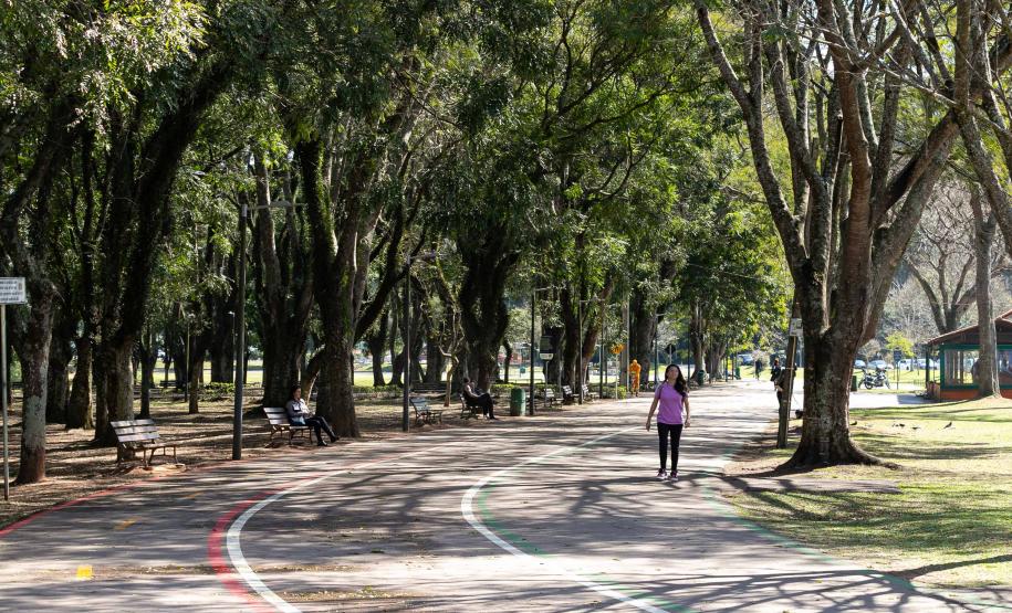 Massa de ar frio vai baixar temperaturas na terça no Paraná