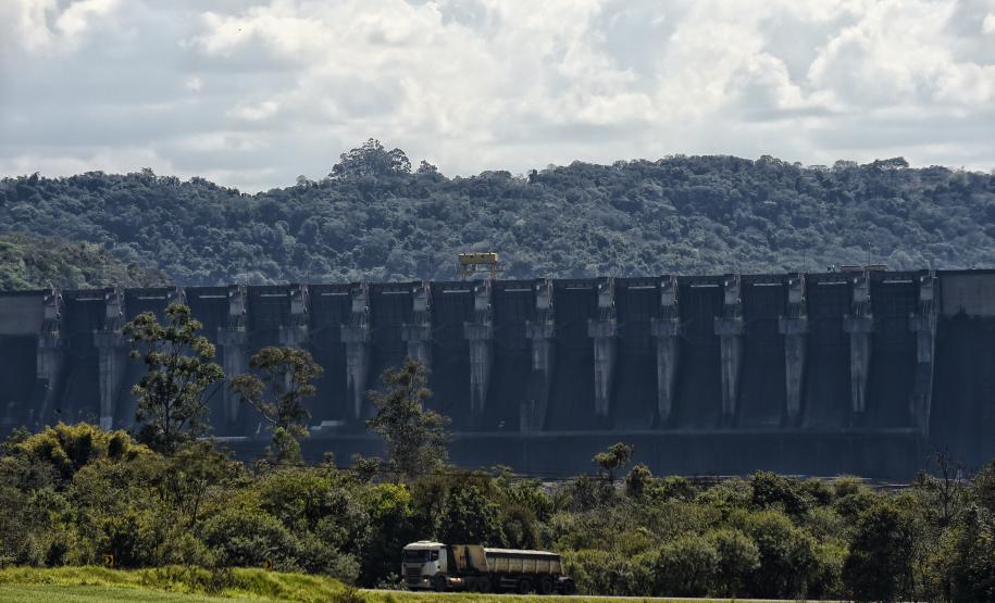 Divisão de Licenciamento Estratégico do Instituto Água e Terra (IAT) bateu em 2025 novo recorde de aprovação de plano de empreendimentos hidrelétricos no Estado
