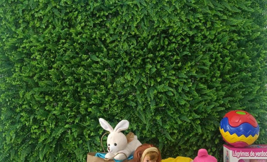 Campanha do IAT distribui brinquedos e roupas para crianças carentes em Curitiba