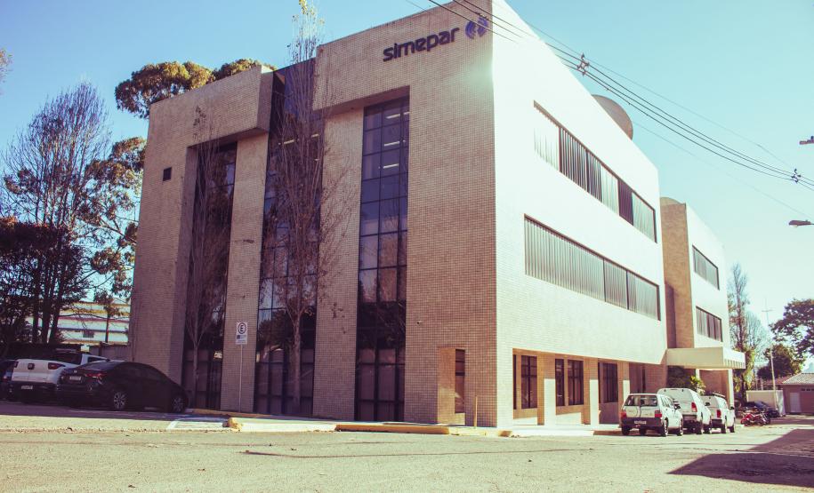 Dia do Meteorologista: saiba como profissionais do Simepar fazem a previsão do tempo