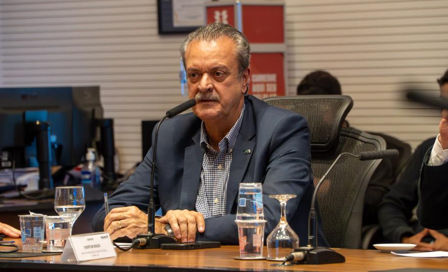 O governador Carlos Massa Ratinho Junior recebeu nesta terça-feira (7), no Palácio Iguaçu, em Curitiba, representantes da Vento Sul Energia para a entrega da Licença de Instalação (LI) do Complexo Eólico Palmas II, localizado no município de Palmas, no Sudoeste do Estado.