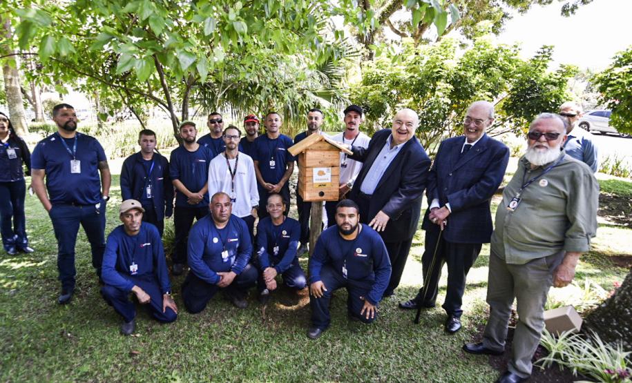 Palácio da Justiça ganha mais um jardim de mel do Poliniza Paraná