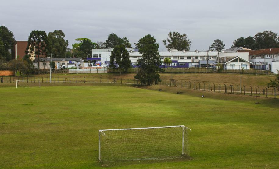 Frente fria e sistema de baixa pressão deixam a semana chuvosa no Paraná