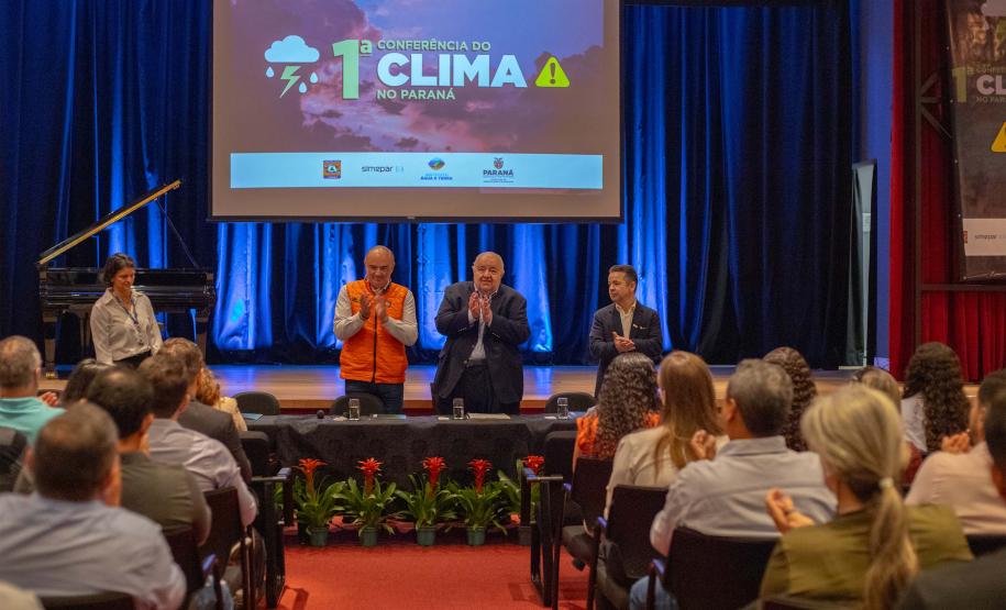 Conferência do Clima reúne prefeituras, apresenta dados meteorológicos e discute futuro