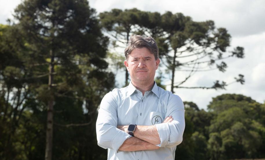 A Fazenda Pau Furado, localizada em Teixeira Soares, nos Campos Gerais, possui a certificação internacional RTRS.