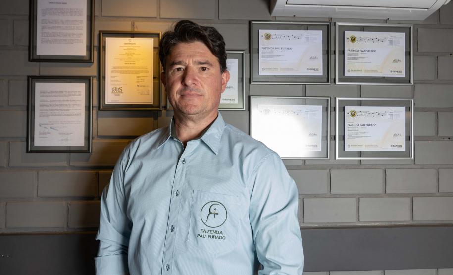 A Fazenda Pau Furado, localizada em Teixeira Soares, nos Campos Gerais, possui a certificação internacional RTRS.