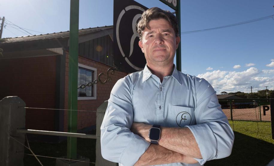 A Fazenda Pau Furado, localizada em Teixeira Soares, nos Campos Gerais, possui a certificação internacional RTRS.