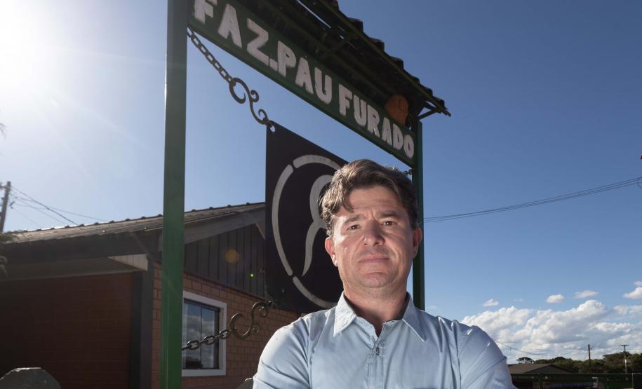 A Fazenda Pau Furado, localizada em Teixeira Soares, nos Campos Gerais, possui a certificação internacional RTRS.