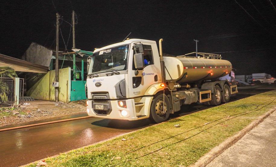Caminhões hidrojatos ajudam na limpeza de Rio Bonito do Iguaçu