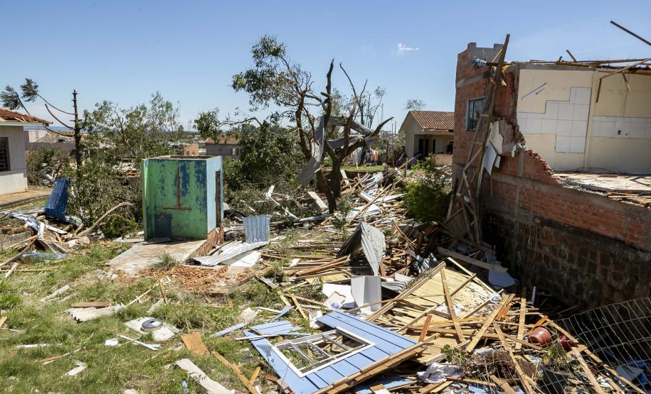 IAT define pontos para destinação dos resíduos gerados pelo tornado em Rio Bonito do Iguaçu