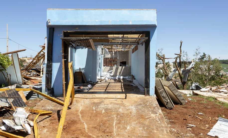 IAT define pontos para destinação dos resíduos gerados pelo tornado em Rio Bonito do Iguaçu