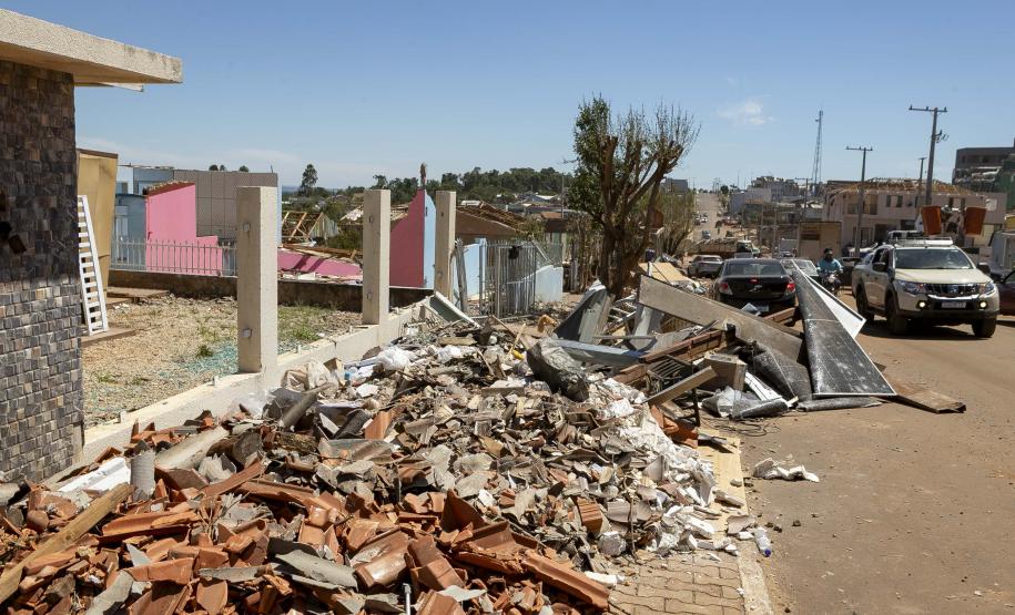 IAT define pontos para destinação dos resíduos gerados pelo tornado em Rio Bonito do Iguaçu