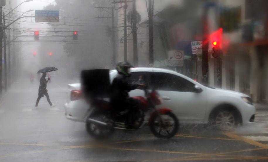 Ciclone extratropical no Rio Grande do Sul traz tempestades ao Paraná nesta semana