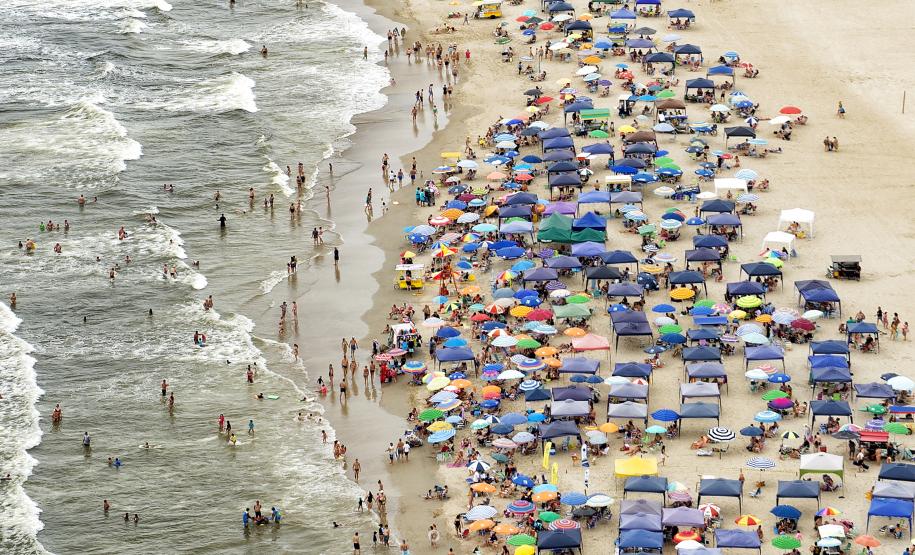 O Governo do Paraná, por meio do Instituto Água e Terra (IAT), vai investir R$ 28,2 milhões em ações de sustentabilidade durante a nova temporada do Verão Maior Paraná